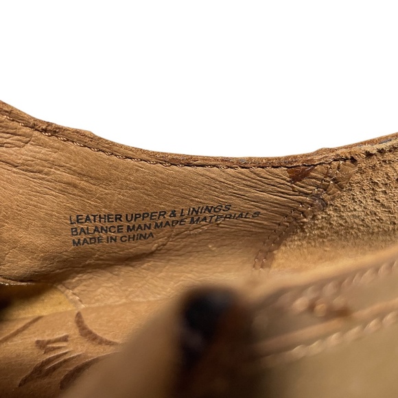 Born Leather 9.5 Side Zip 2 1/2 inch Heel Boots D47506 - Picture 9 of 12